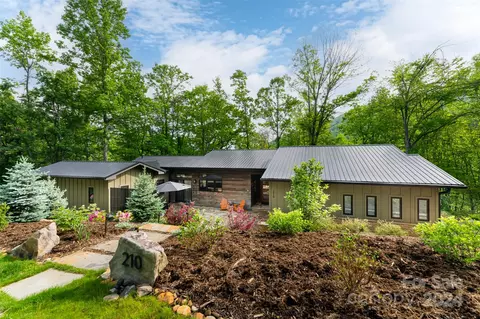 210 High Hickory Trl, Swannanoa, NC 28778