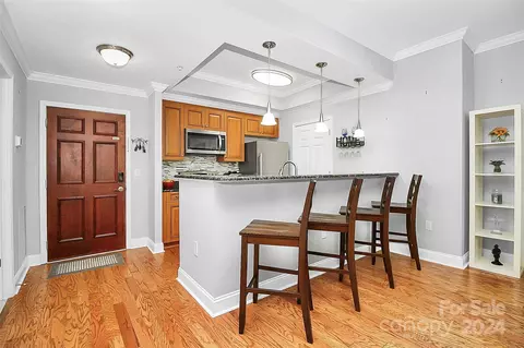 300 W 5th 315 St #315, Charlotte, NC 28202
