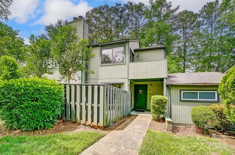 6121 Bent Tree Ct, Charlotte, NC 28212