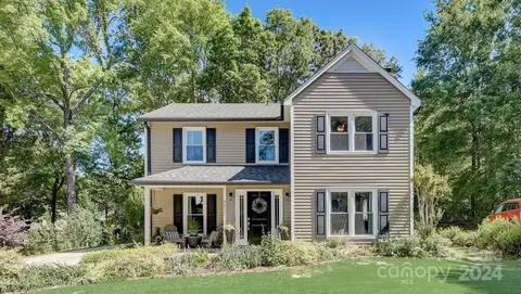 9017 Gamesford Dr, Charlotte, NC 28277
