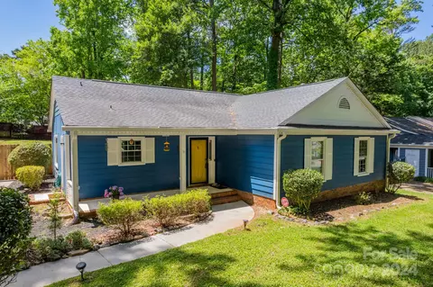 7829 Surreywood Pl, Charlotte, NC 28270