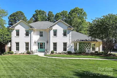 3143 Chaucer Dr, Charlotte, NC 28210