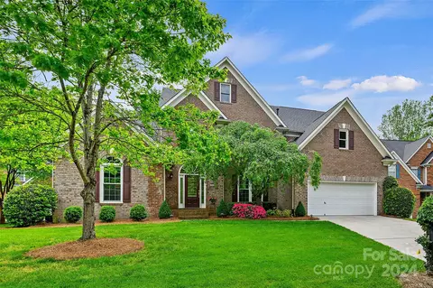 13912 Ballantyne Meadows Dr, Charlotte, NC 28277