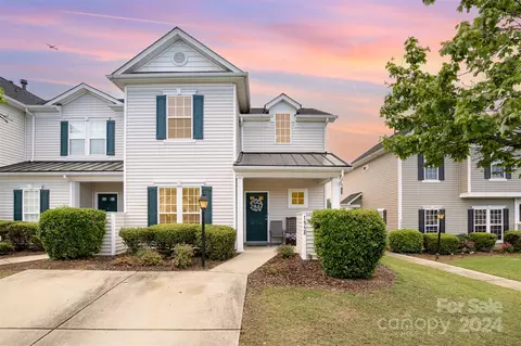 14738 Lions Pride Ct, Charlotte, NC 28273
