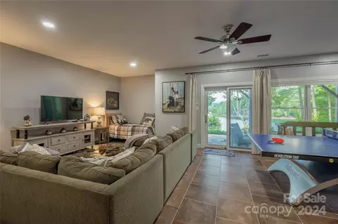 Living - 341 Dockside Dr, Nebo, NC 28761 photo 4 of 5