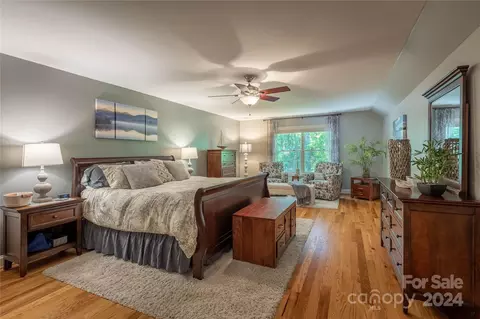 Bedroom - 341 Dockside Dr, Nebo, NC 28761 photo 5 of 7