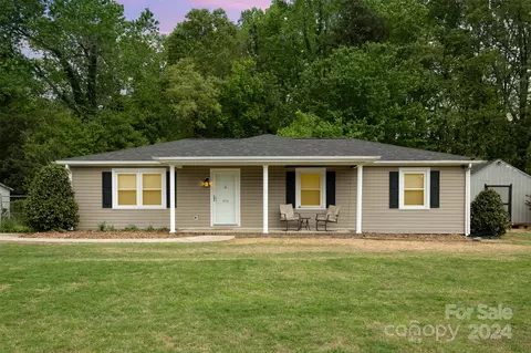 806 Chestnut St, Stanley, NC 28164