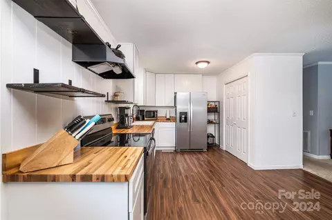 Kitchen - 806 Chestnut St, Stanley, NC 28164 photo 2 of 3