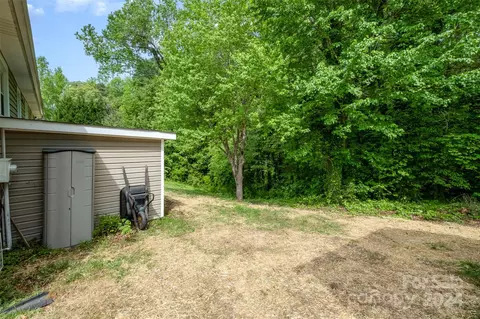 Exterior - 806 Chestnut St, Stanley, NC 28164 photo 4 of 10