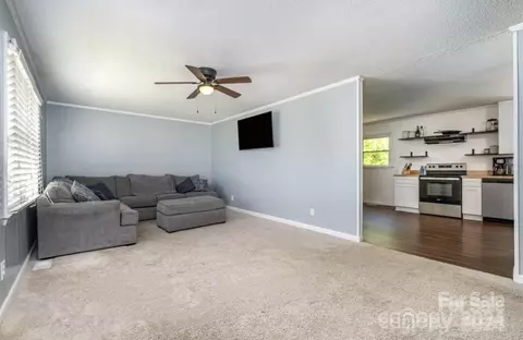 Living - 806 Chestnut St, Stanley, NC 28164 photo 1 of 2