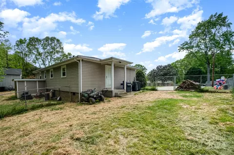 Exterior - 806 Chestnut St, Stanley, NC 28164 photo 7 of 10