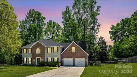 1505 Airslee Ct, Rock Hill, SC 29732