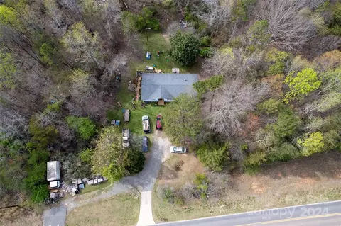 8401 Dixie River Rd, Charlotte, NC 28278