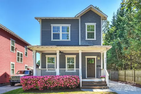 933 Sweetbriar St, Charlotte, NC 28205