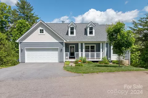 12 Old Amber Dr, Weaverville, NC 28787