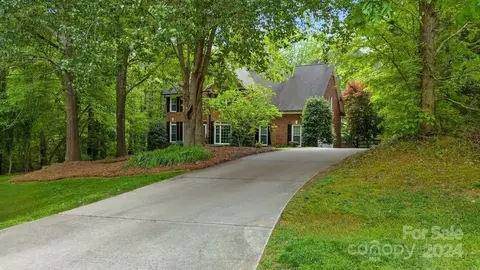 Exterior - 920 Waterview Ln, Monroe, NC 28110 photo 5 of 10