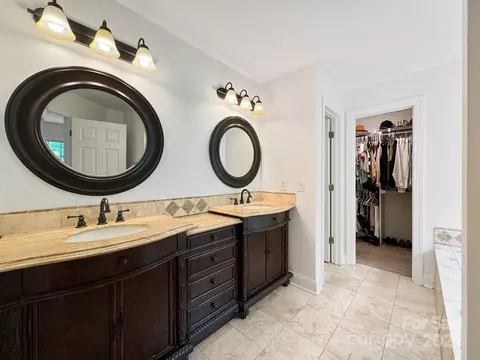 Bath - 920 Waterview Ln, Monroe, NC 28110 photo 2 of 6