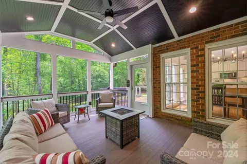 Exterior - 920 Waterview Ln, Monroe, NC 28110 photo 4 of 10