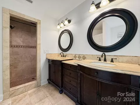 Bath - 920 Waterview Ln, Monroe, NC 28110 photo 3 of 6