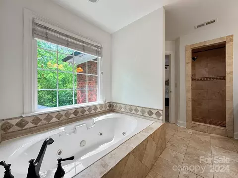 Bath - 920 Waterview Ln, Monroe, NC 28110 photo 4 of 6