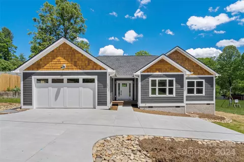 206 Padgettown Rd, Black Mountain, NC 28711
