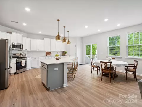 Kitchen - 1807 Loggerhead Dr, Lancaster, SC 29720 photo 6 of 9