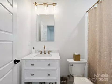 Bath - 1807 Loggerhead Dr, Lancaster, SC 29720 photo 5 of 5