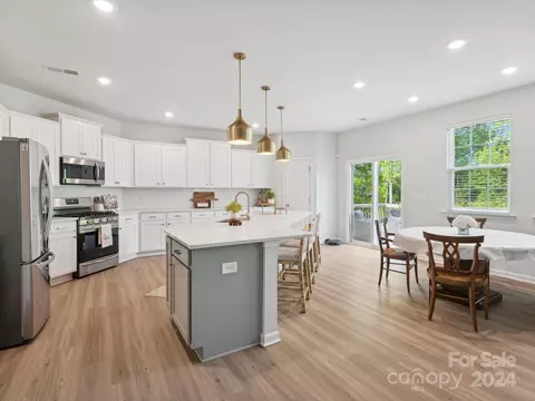 Kitchen - 1807 Loggerhead Dr, Lancaster, SC 29720 photo 2 of 9