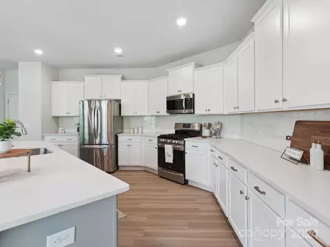 Kitchen - 1807 Loggerhead Dr, Lancaster, SC 29720 photo 3 of 9