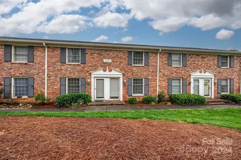 4333 Hathaway St, Charlotte, NC 28211