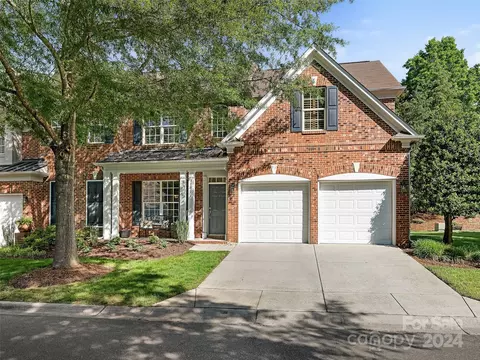 8113 Oratorio Pl, Charlotte, NC 28270