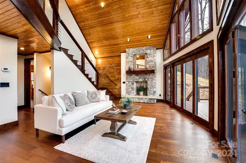 Living - 254 Jay Bird Dr, Sylva, NC 28779 photo 4 of 7