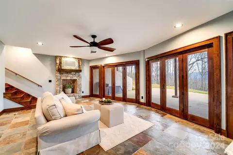 Living - 254 Jay Bird Dr, Sylva, NC 28779 photo 6 of 7