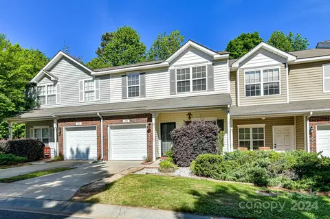 533 Delta Dr, Fort Mill, SC 29715