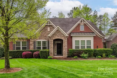 7123 Brookstone Ln, Fort Mill, SC 29707