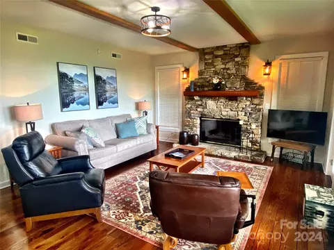 250 Creekside C201 Dr #C201, Burnsville, NC 28714