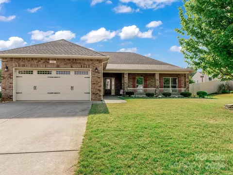 144 Water Ski Dr, Statesville, NC 28677
