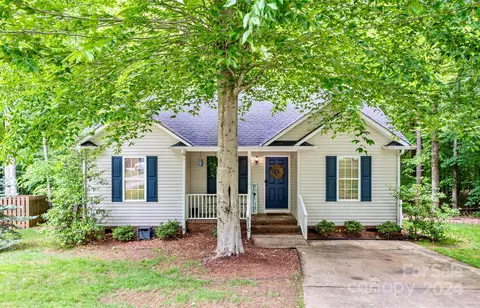 210 Polly Collins Ct, Fort Mill, SC 29715