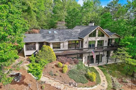 147 Courtland Ct, Lake Lure, NC 28746