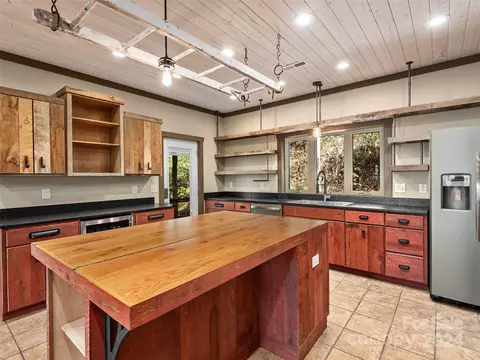 Kitchen - 334 Flat Top Mountain Rd, Fairview, NC 28730 photo 4 of 4