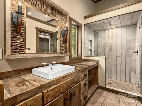 Bath - 334 Flat Top Mountain Rd, Fairview, NC 28730 photo 1 of 1