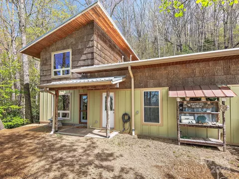 Exterior - 334 Flat Top Mountain Rd, Fairview, NC 28730 photo 2 of 11