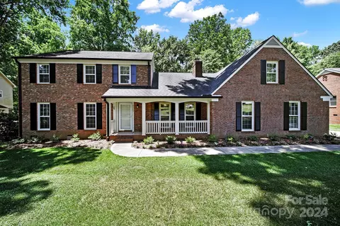 9225 Magnolia Estates Dr, Cornelius, NC 28031