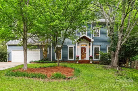 1017 Jaywood Ln, Matthews, NC 28105