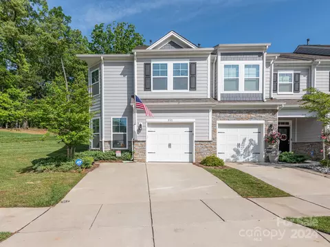 533 Altamonte Dr, Lake Wylie, SC 29710