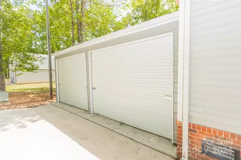 1994 Zion Rd, Lancaster, SC 29720 photo 3