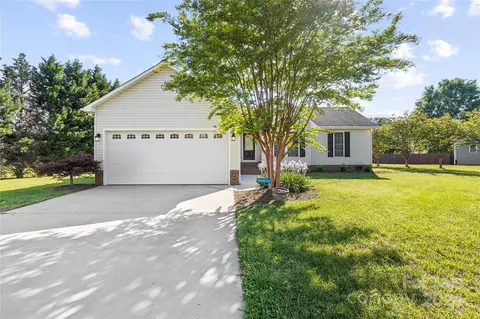 1520 Angela Ct, Lincolnton, NC 28092