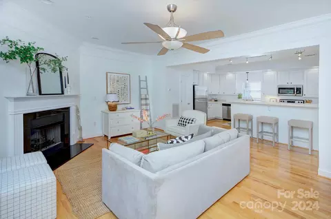 4327 Laurel Hill Ln, Charlotte, NC 28217