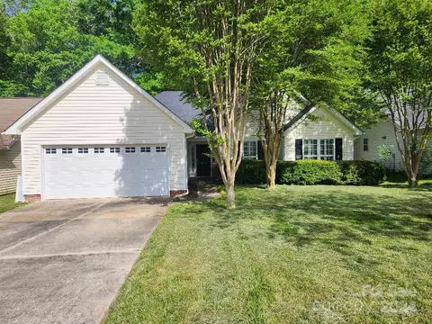 607 Kelford Ln, Charlotte, NC 28270