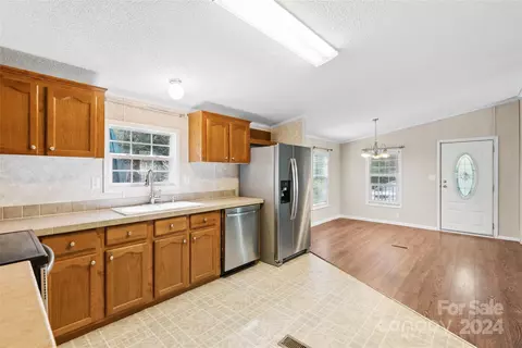 Kitchen - 3262 Windswept Ridge Rd, Marshall, NC 28753 photo 1 of 4
